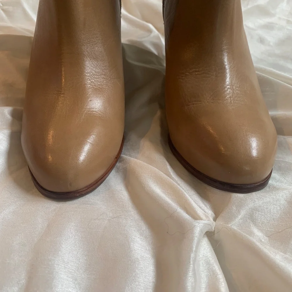 Tory Burch Tan Leather Booties sz 9M
